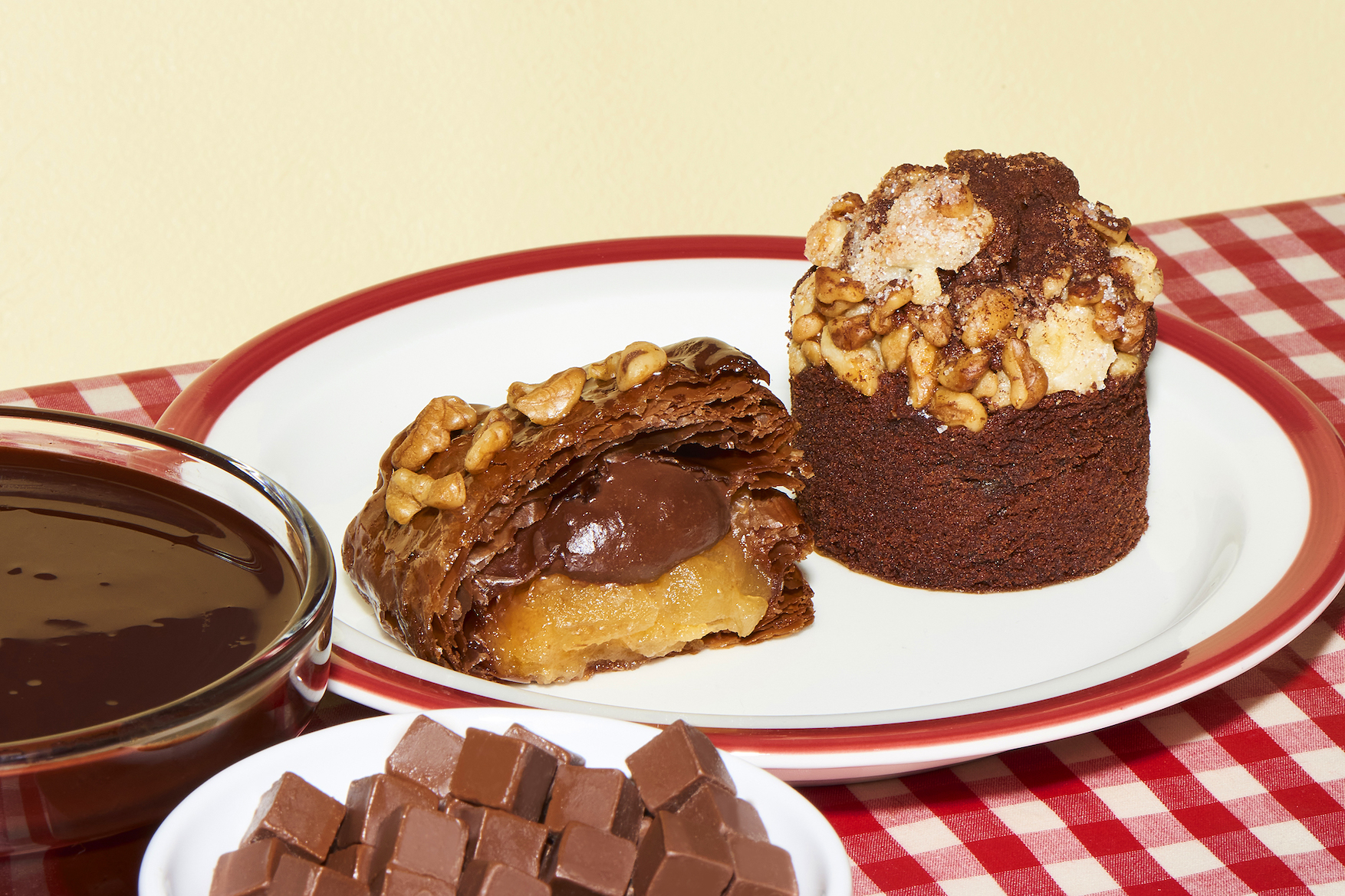 洋菓子店 Top S とコラボ チョコレートクリームの焼きたてアップルパイ くるみとりんごのチョコパイマフィン が期間限定で発売 焼きたてカスタードアップルパイ専門店 Ringo