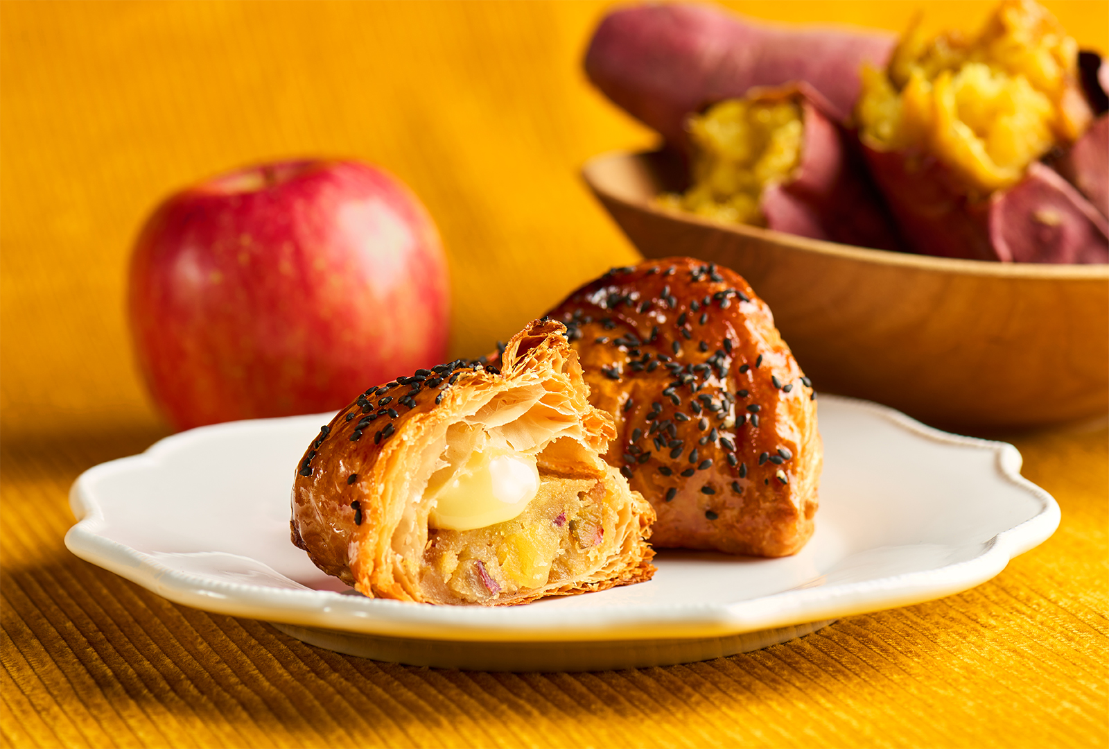 秋スイーツ！お芋たっぷり極上アップルパイが2種登場！2024年9月1日